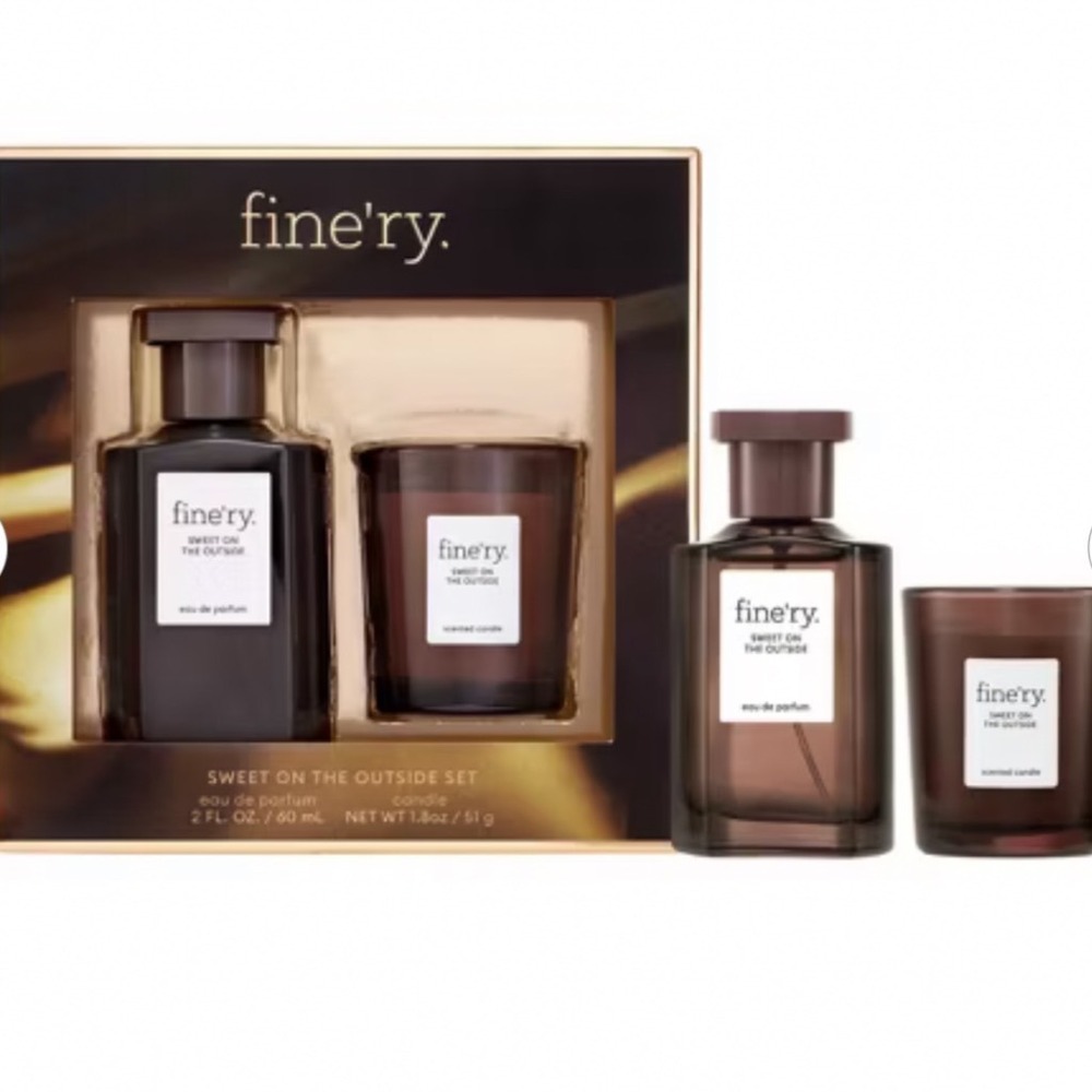 Fine'ry Sweet On The Outside Set Smoky Vanilla EDP 2oz and Candle Gift Set New